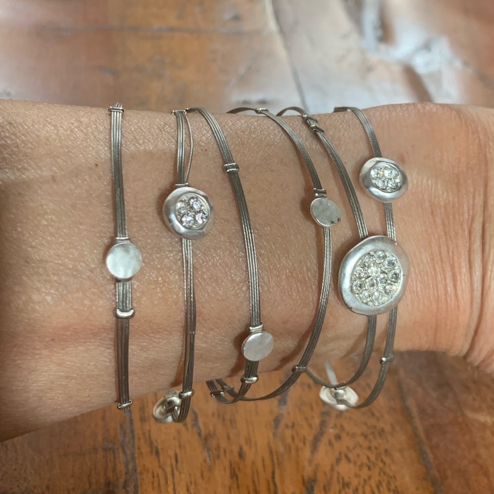 Bracelets - Picture 2 of 7